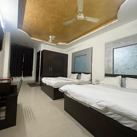 Blue Rose International, Family Hotel Agra  Extérieur photo