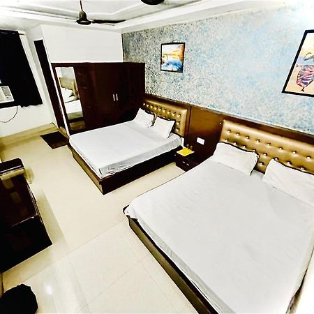 Blue Rose International, Family Hotel Agra  Extérieur photo