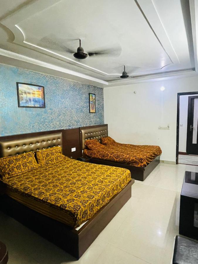 Blue Rose International, Family Hotel Agra  Extérieur photo