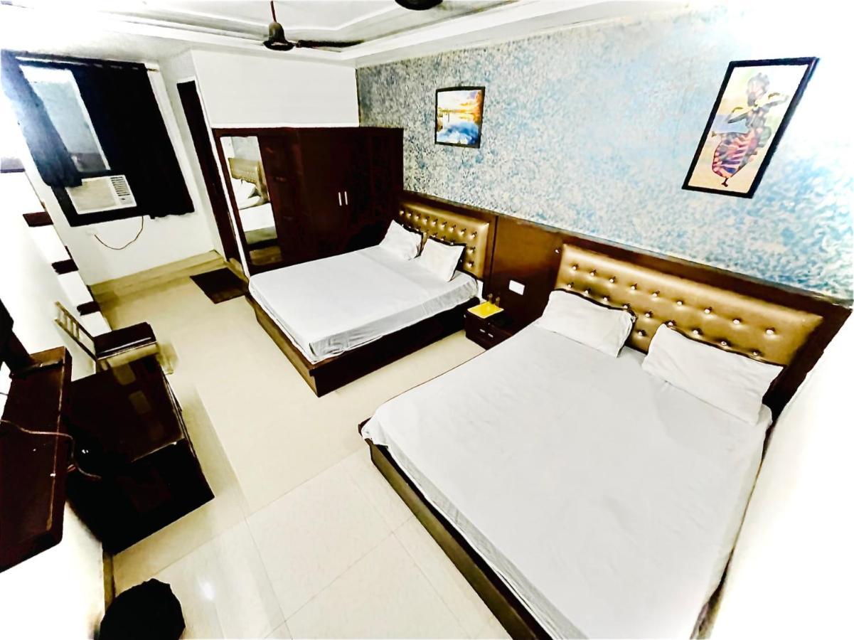Blue Rose International, Family Hotel Agra  Extérieur photo